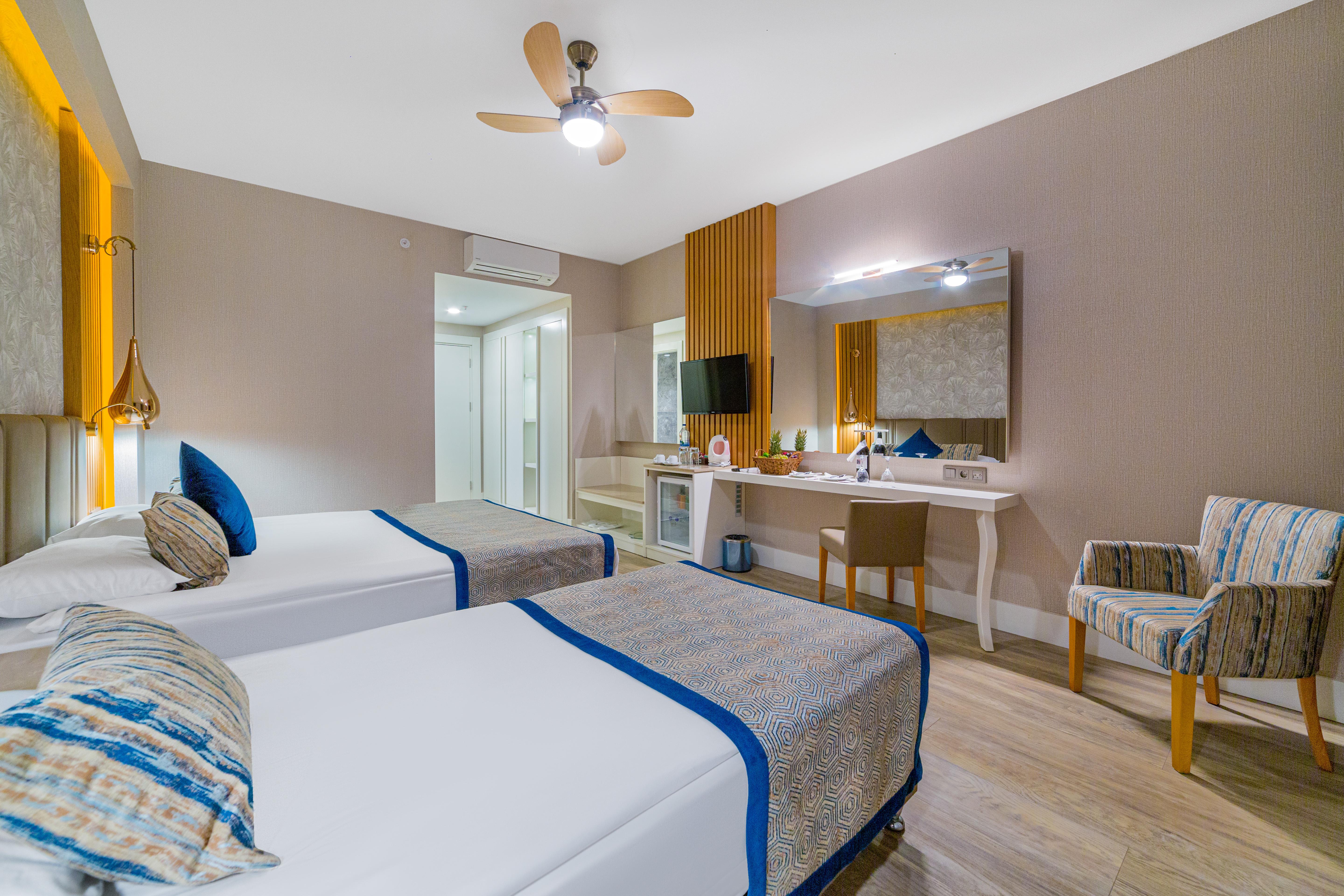 Justiniano Deluxe Resort Окурджалар Екстериор снимка