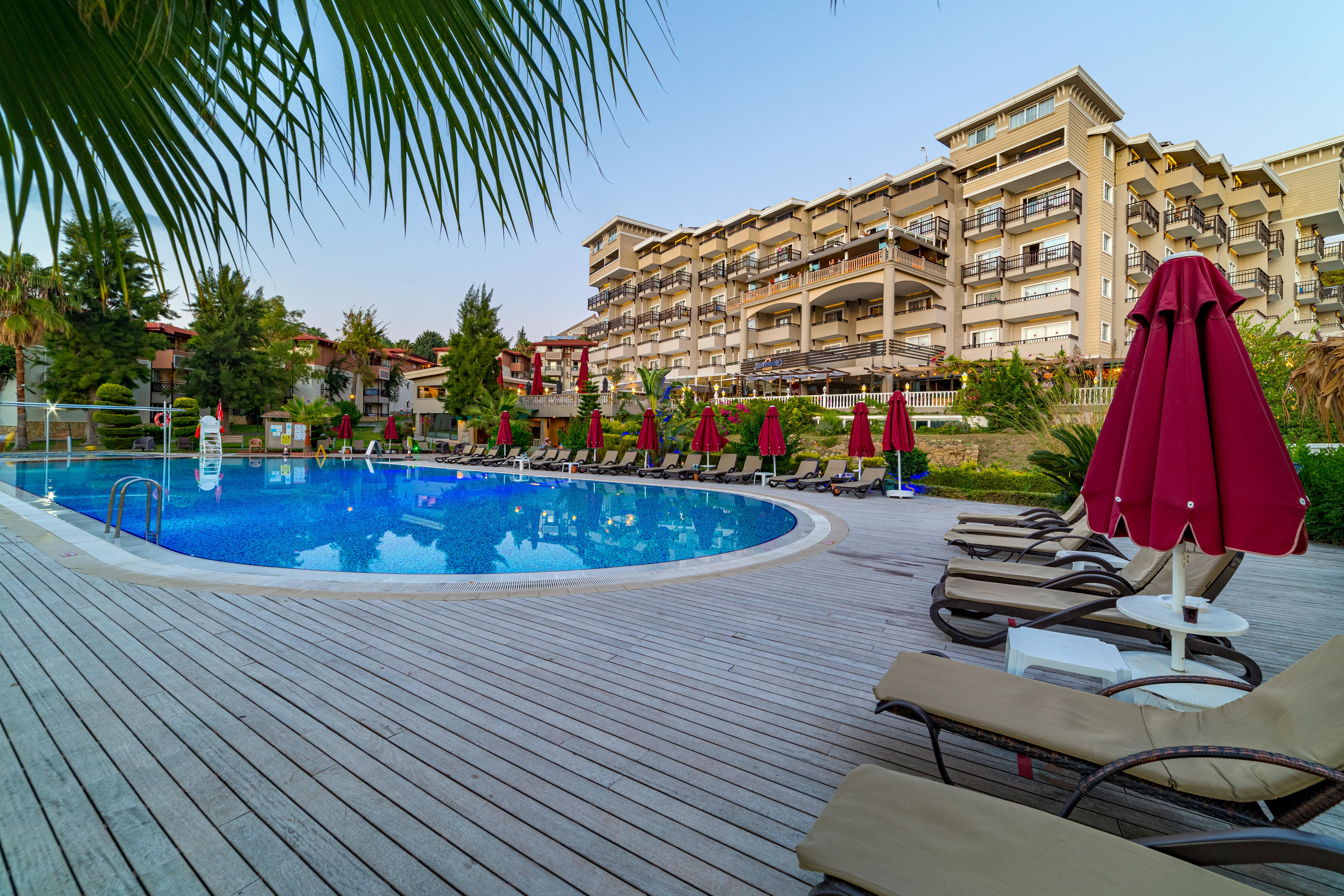 Justiniano Deluxe Resort Окурджалар Екстериор снимка