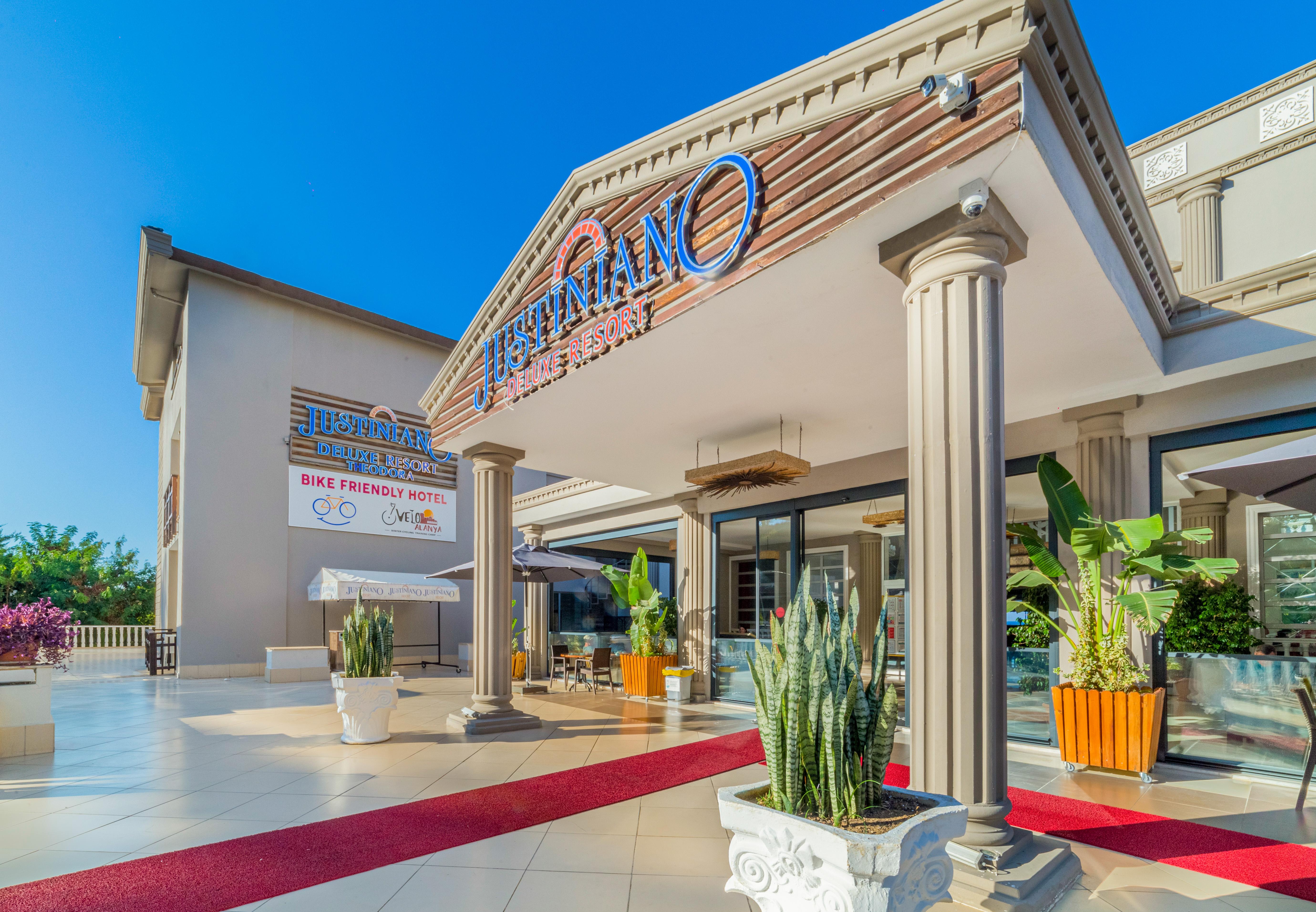 Justiniano Deluxe Resort Окурджалар Екстериор снимка