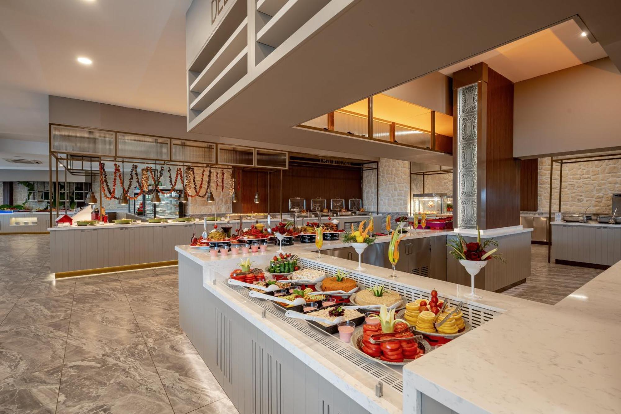 Justiniano Deluxe Resort Окурджалар Екстериор снимка